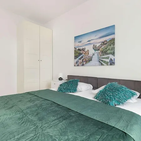 Sucha 33 Modern With Parking By Renters Apartmán