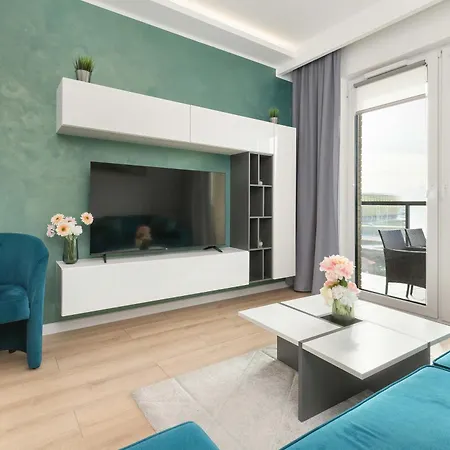 Sucha 33 Modern With Parking By Renters *