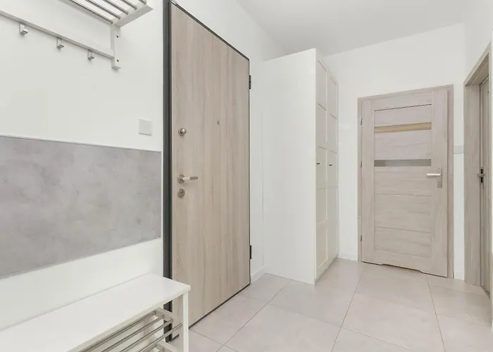 Sucha 33 Modern With Parking By Renters